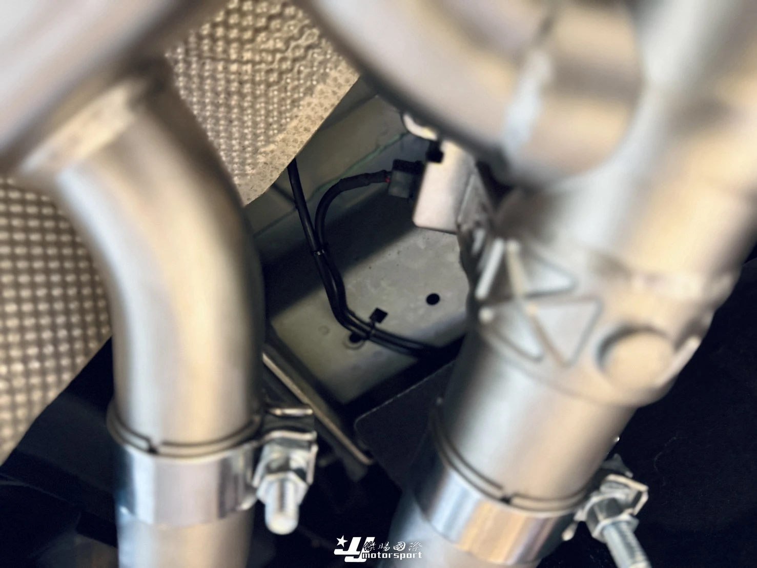全新 FORD KUGA MK3 2020-2024 升級 CGW 中尾段 含電控閥門 四出鍛碳尾飾管 排氣管