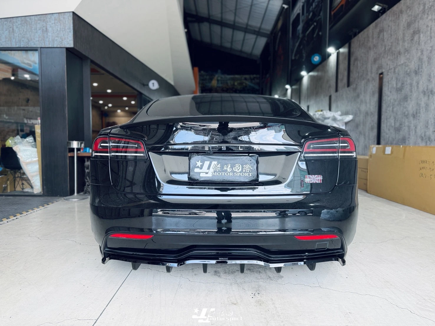 全新 特斯拉 TESLA MODEL S Maxton Design MD 前下巴 側裙 後下巴