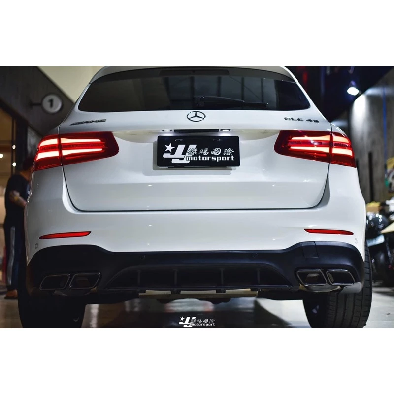 BENZ GLC SUV X253 GLC 250 300 43 升級 GLC63 後下巴含亮黑尾管
