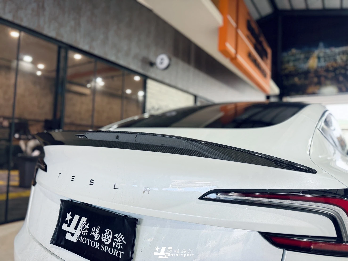 全新 特斯拉 TESLA MODEL3 MODEL 3 煥新3 正 ADRO 乾式碳纖維 乾碳 尾翼