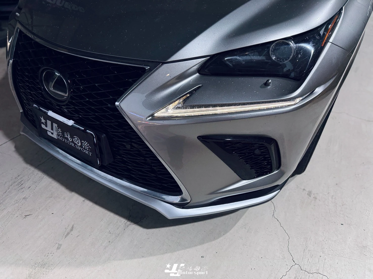 全新 LEXUS NX200 NX 2018 2019 亮黑 類F-SPORT 水箱罩 霧燈框 前下巴
