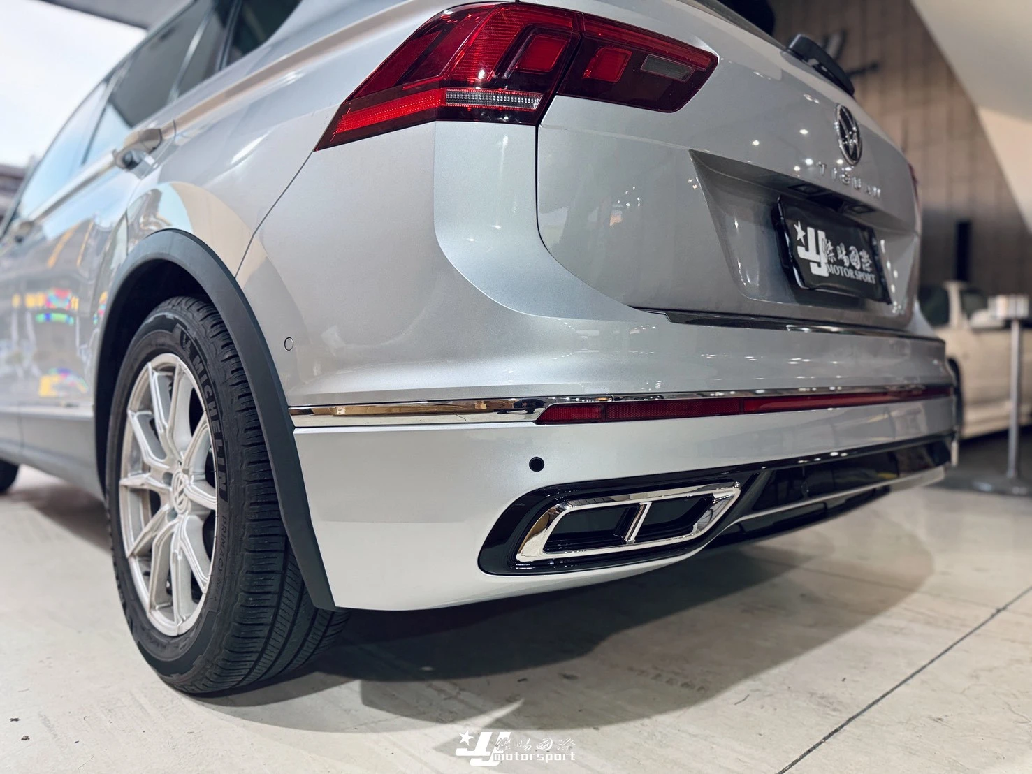 全新 福斯 TIGUAN 2021-2024 R-line 前保桿 前大包 輪弧 後保中段 後下巴 素材