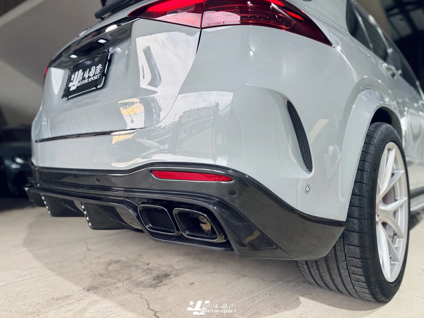 全新 BENZ GLE GLE350 W167 2024- GLE63包專用 LD版本 碳纖維 前下巴 後下巴(不含尾管) 後視鏡外蓋 尾翼
