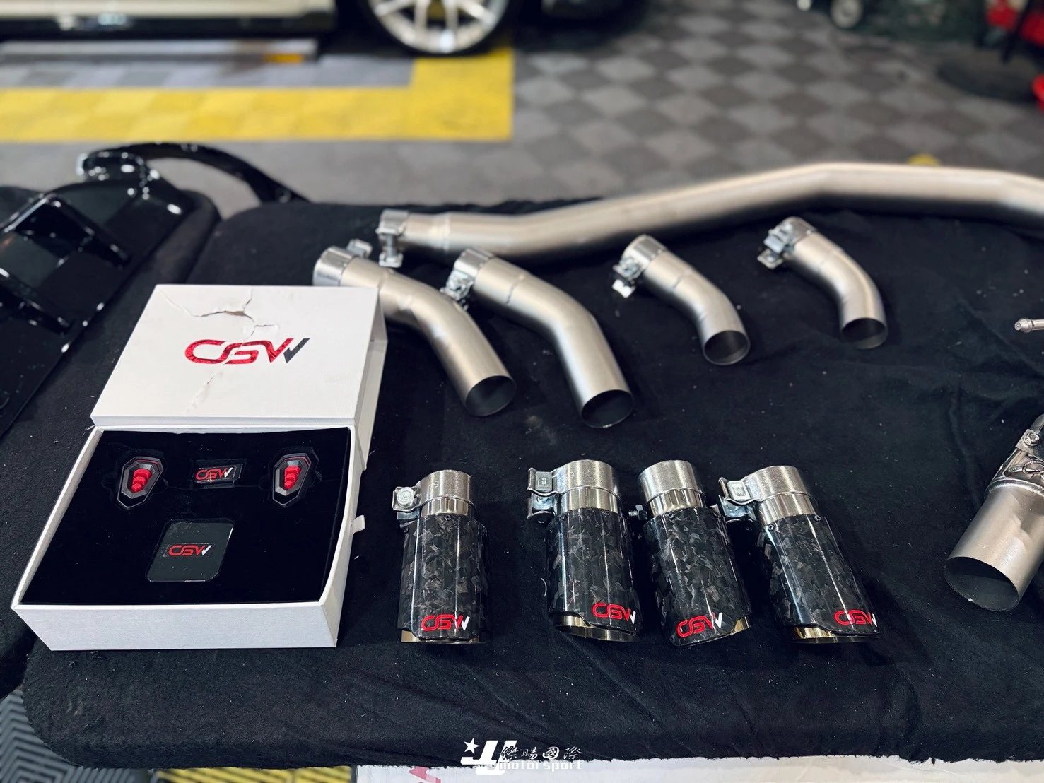 全新 FORD KUGA MK3 2020-2024 升級 CGW 中尾段 含電控閥門 四出鍛碳尾飾管 排氣管
