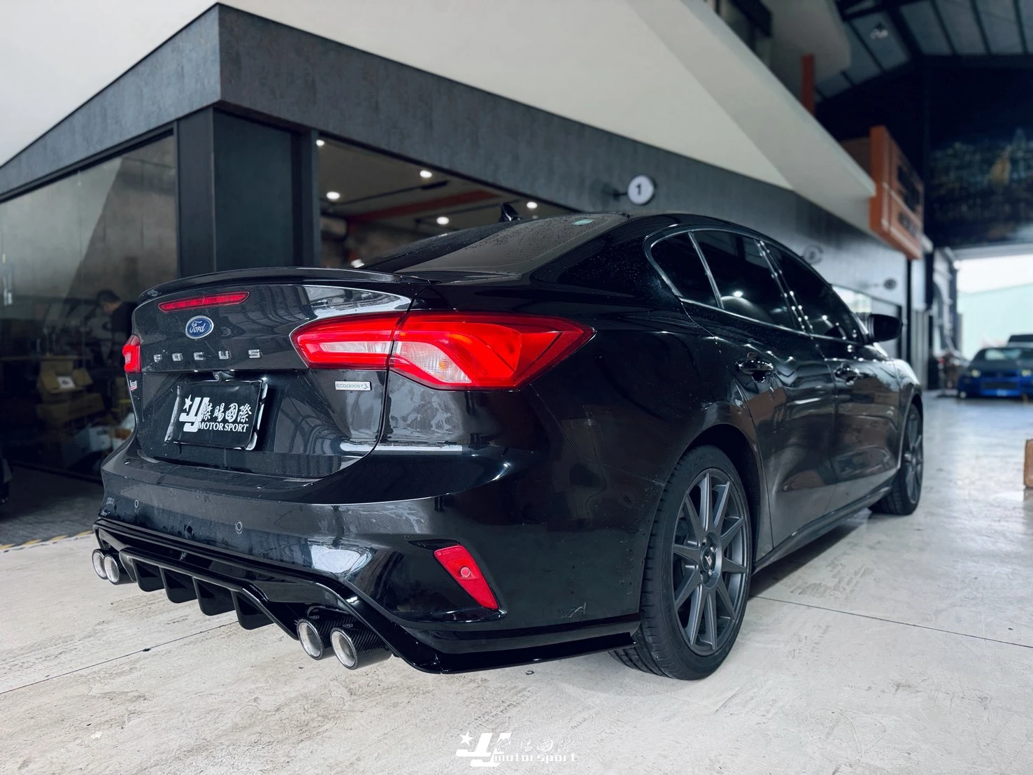 全新 福特 FOCUS MK4 四門 4D 升級 FOCUS soul品牌 排氣管 尾段雙邊四出 實車