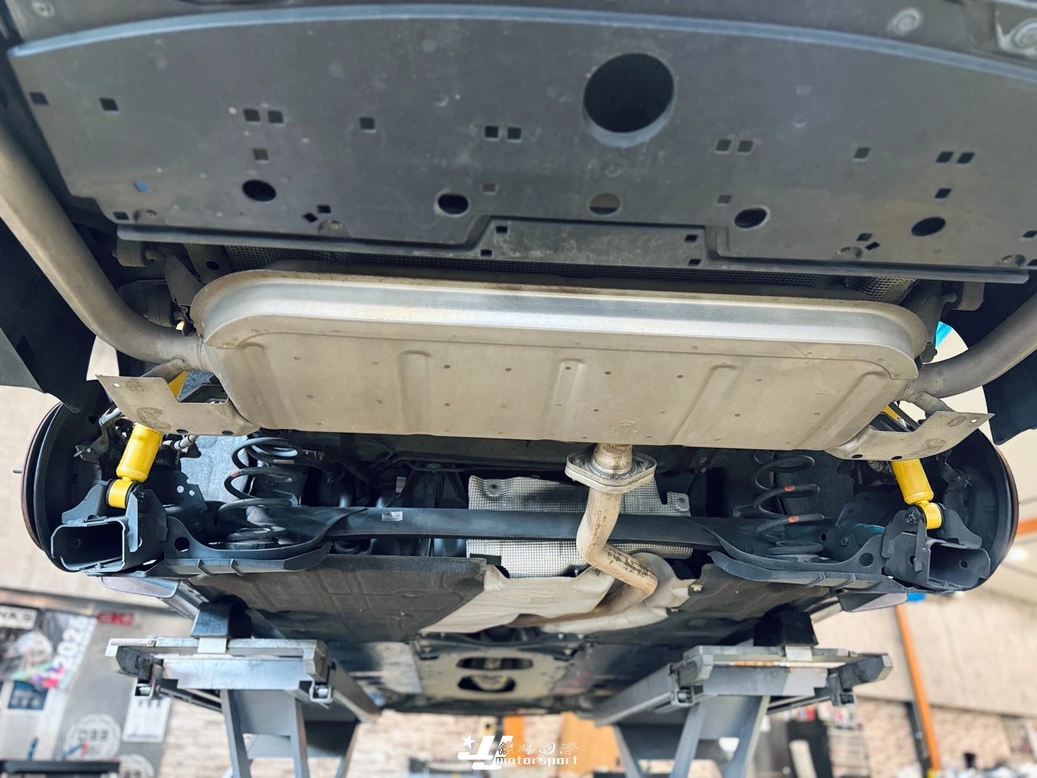全新 馬3 MAZDA3 4代 2019-2026年 日本 KYB 黃筒 避震器 黃桶 桶身