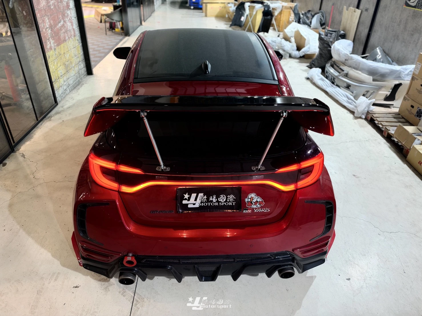 全新 TOYOTA GR YARIS 暴力鴨 二代 正日本 ROCKET BUNNY 火箭兔 尾翼 素材 FRP