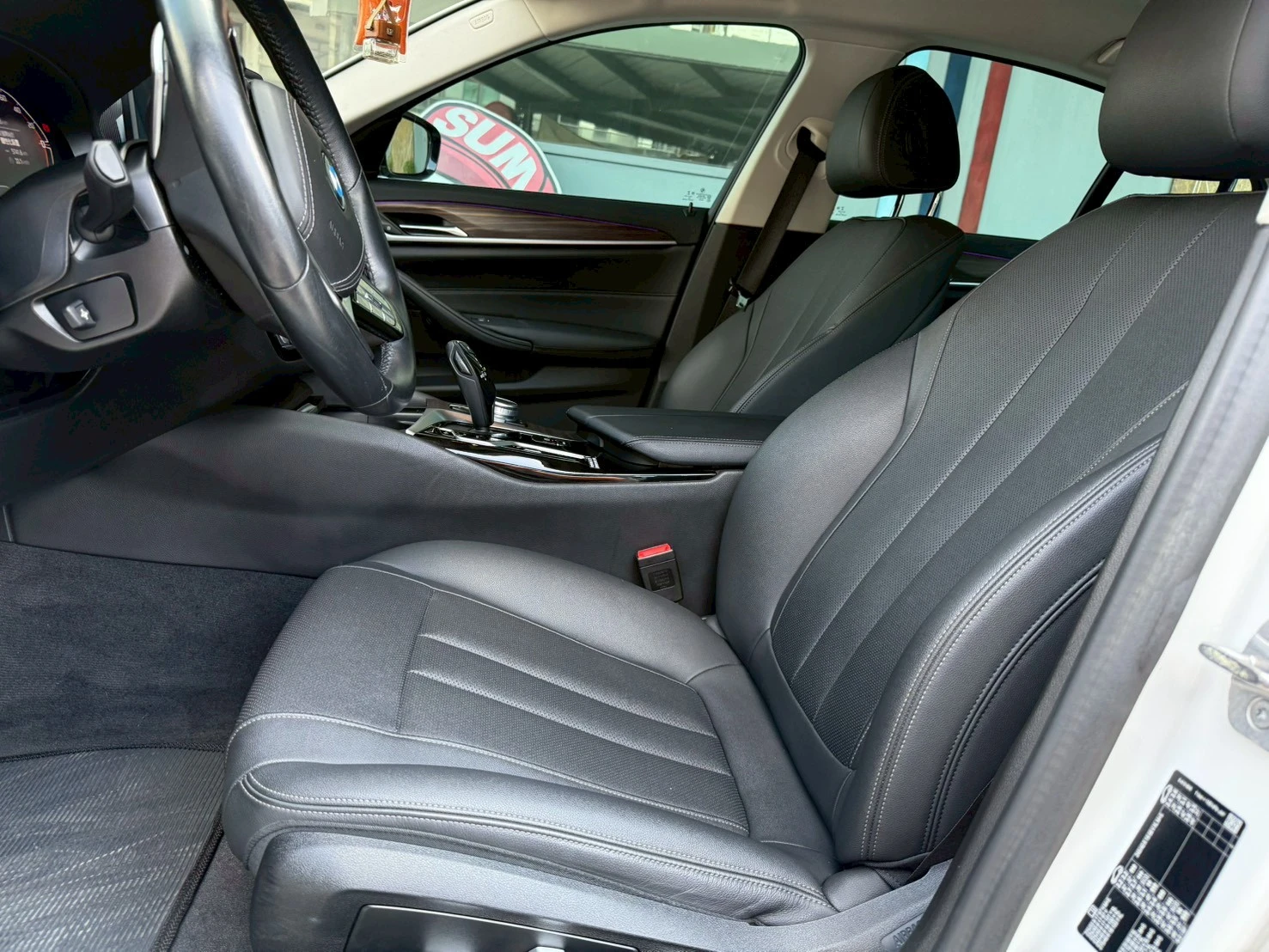 BMW -520i