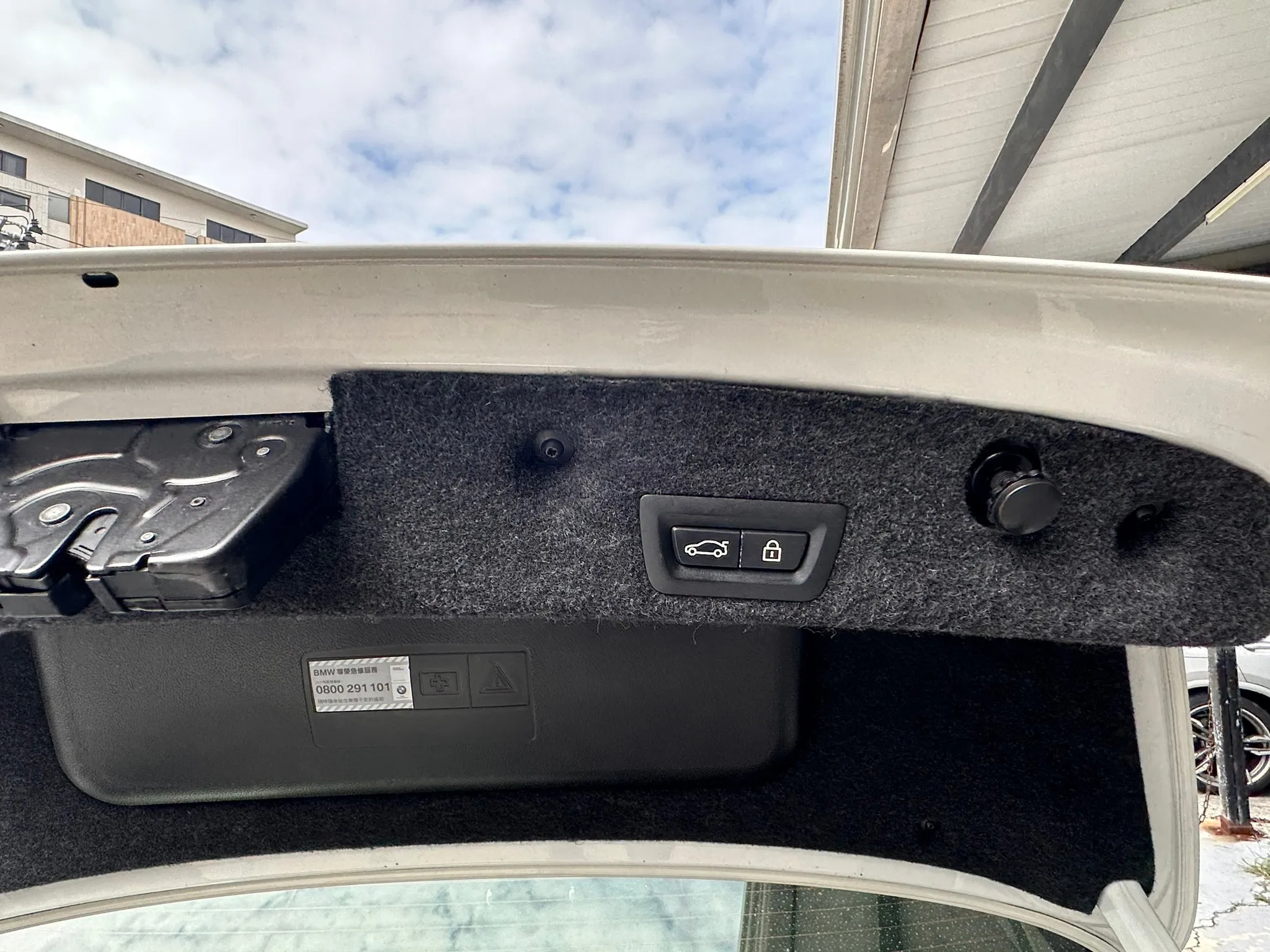 BMW-520I