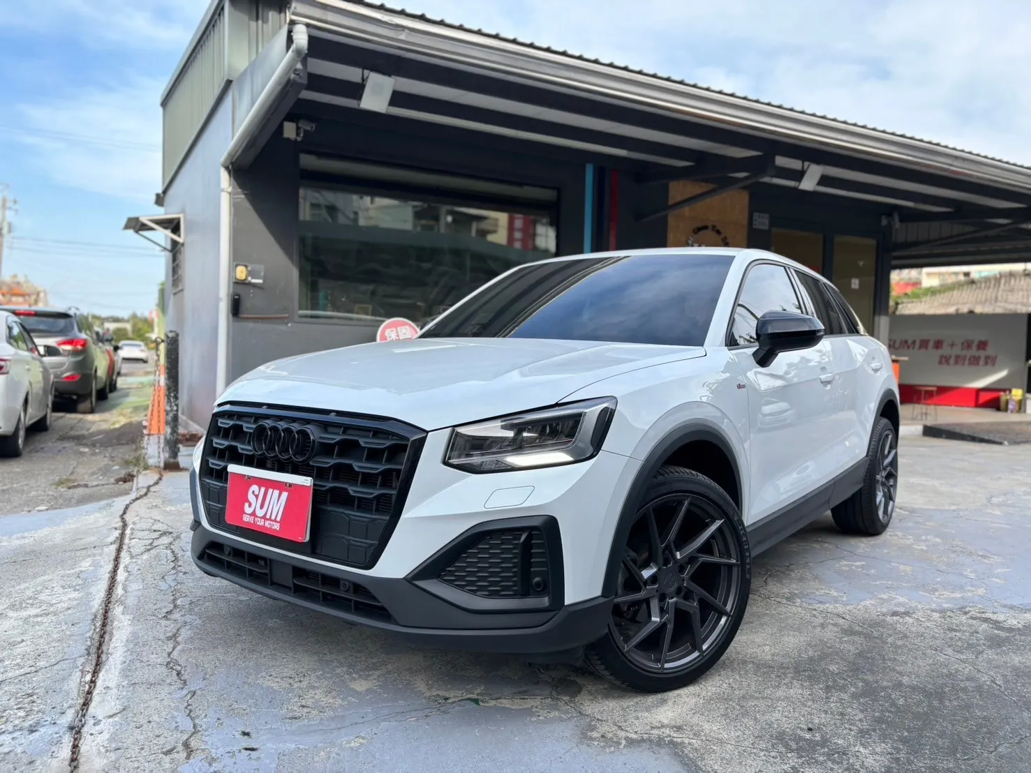 AUDI-Q2