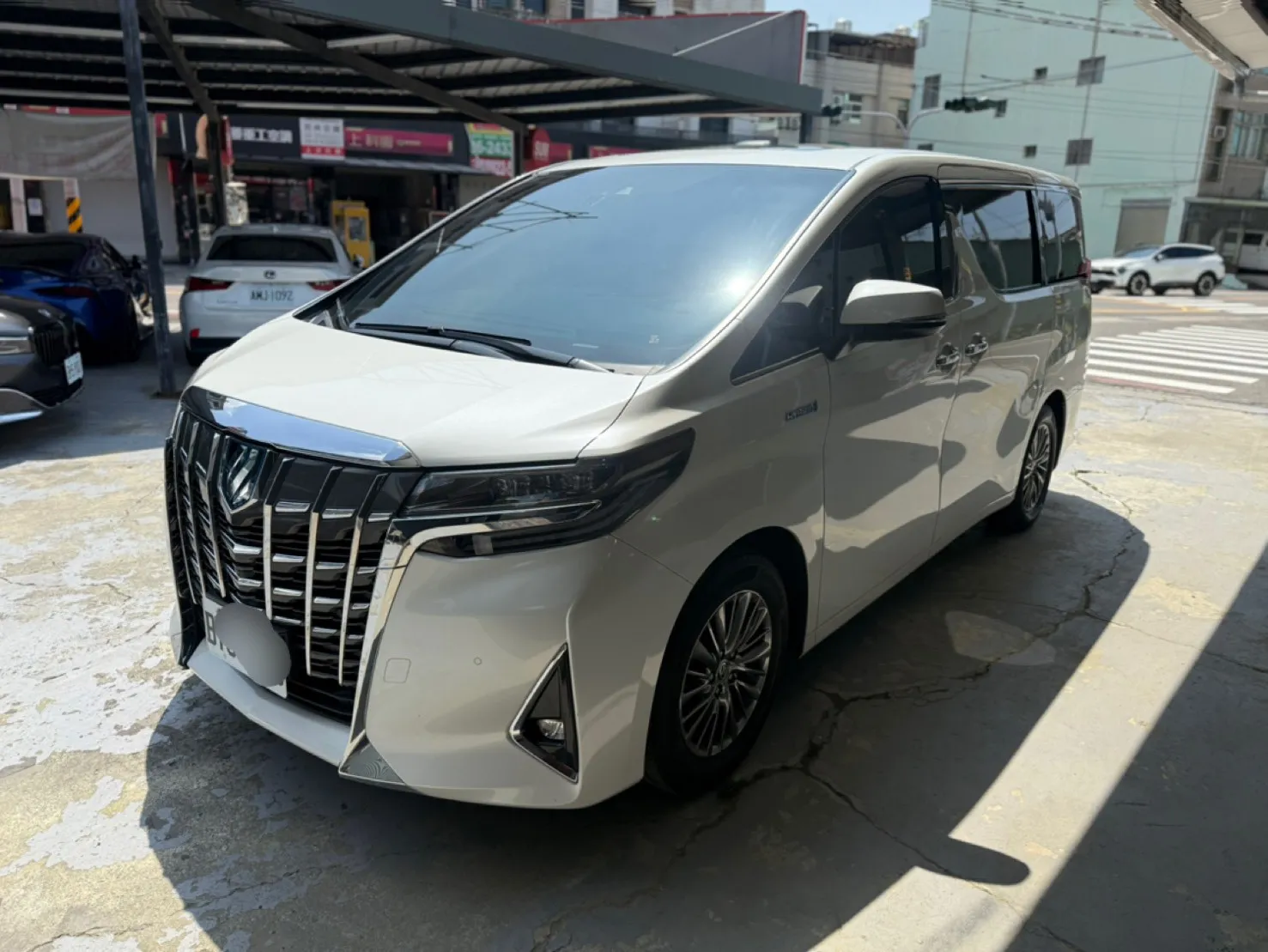TOYOTA-Alphard