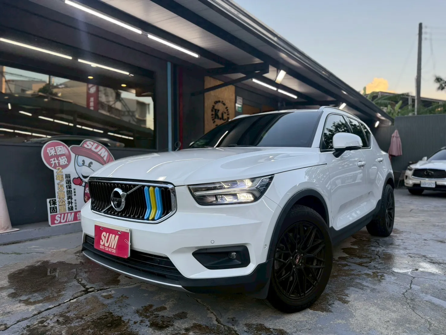 VOLVO XC40