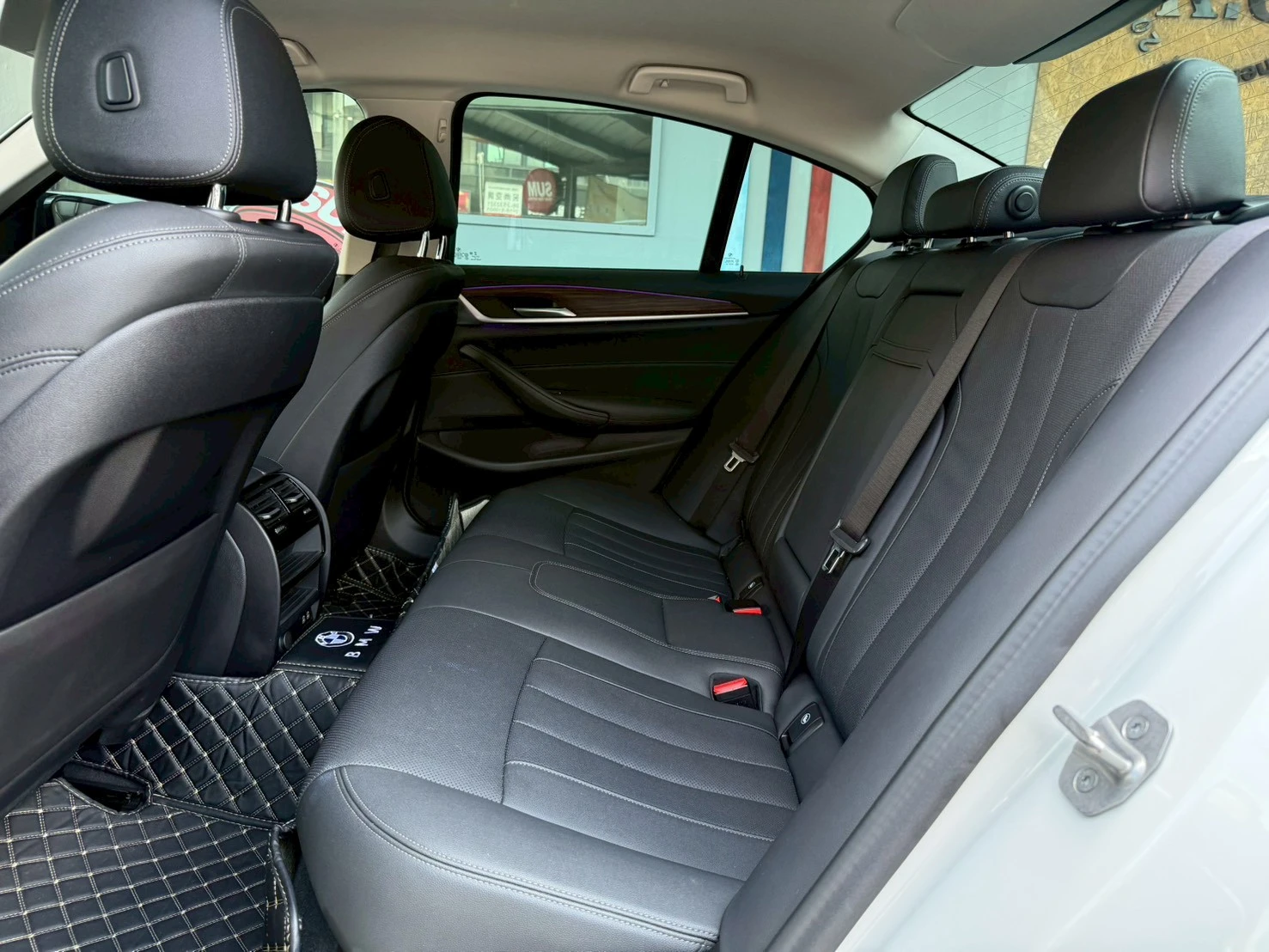 BMW -520i