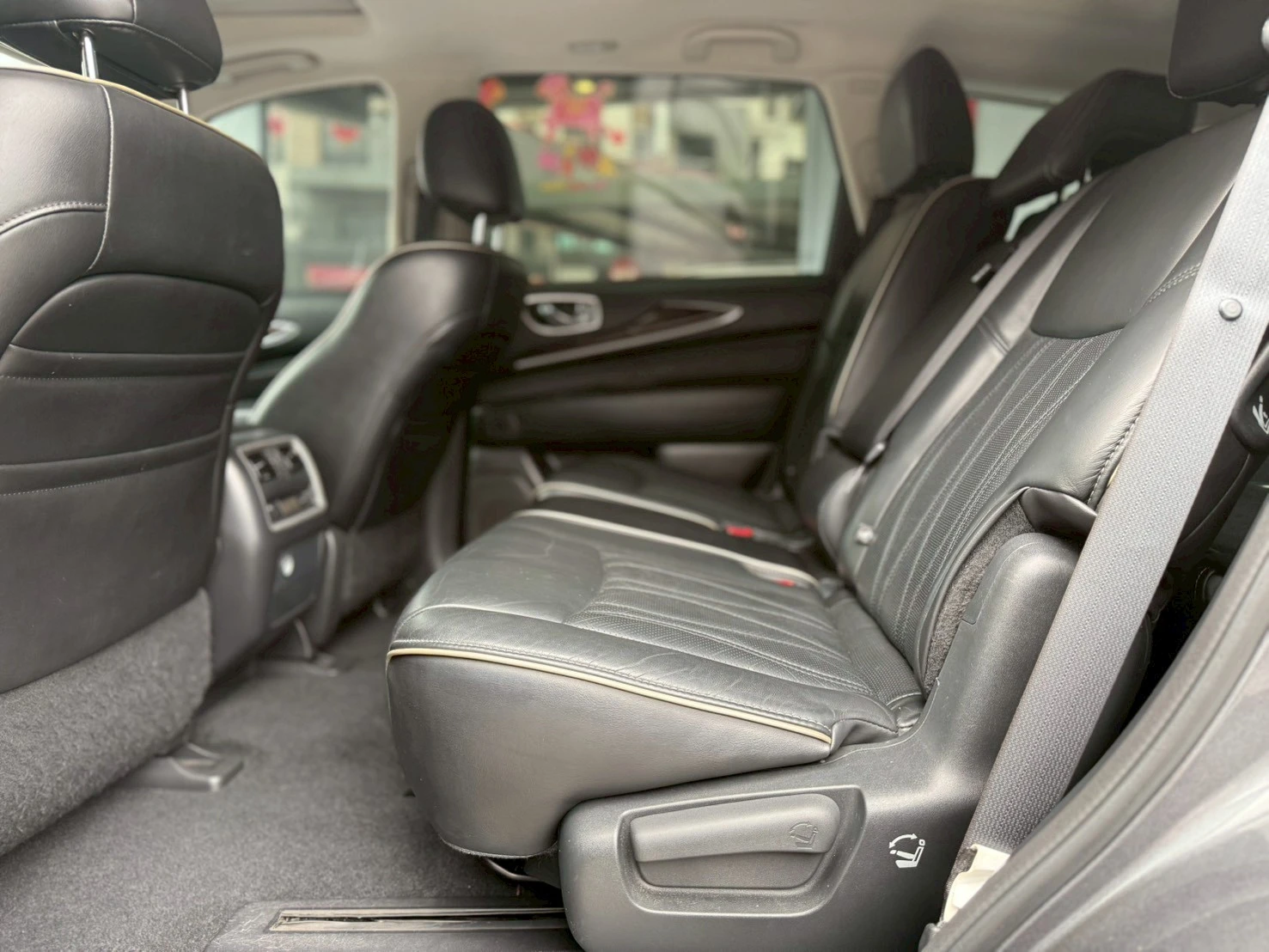INFINTIT QX60 七人座