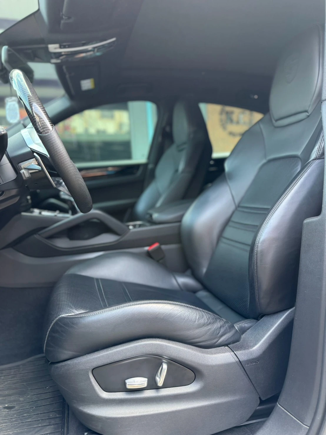 PORSCHE-Cayenne Coupe