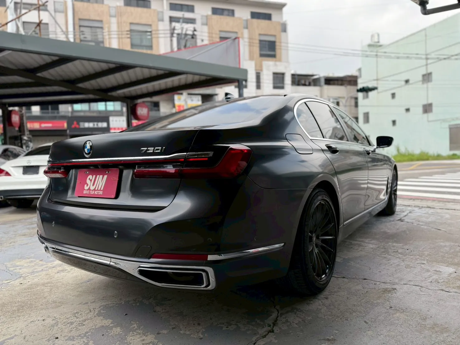 BMW-730I 