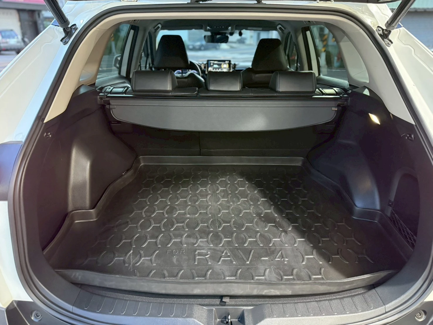 TOYOTA -RAV4