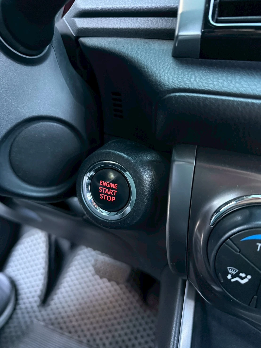 TOYOTA -YARIS