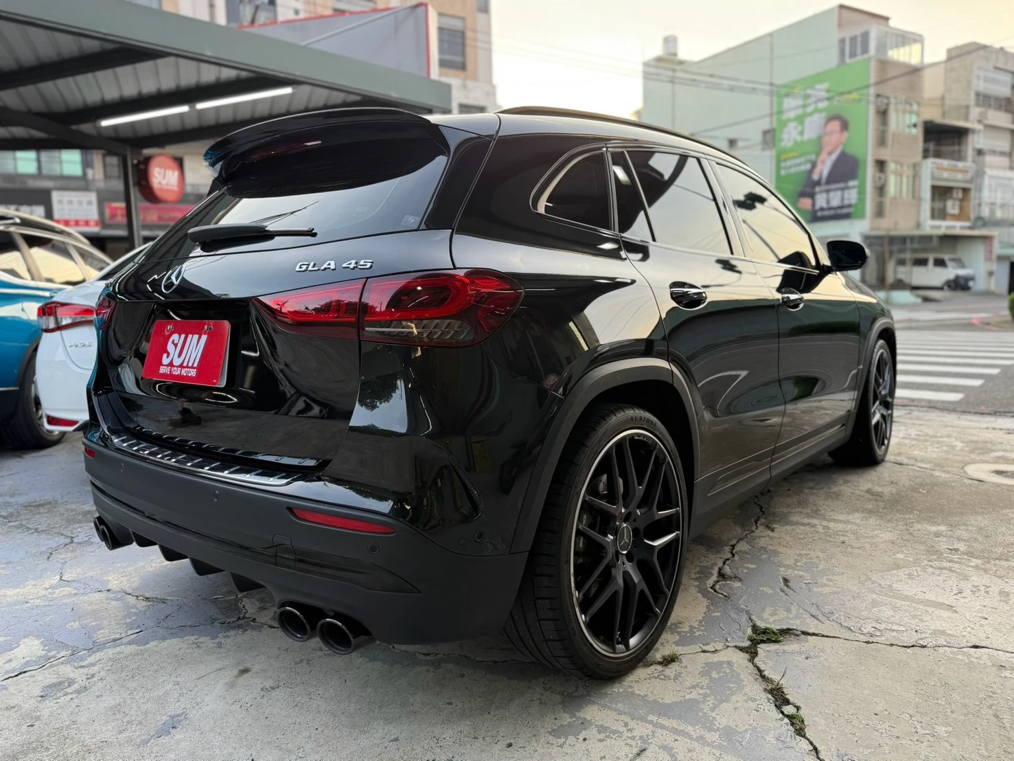 BENZ -GLA45 AMG