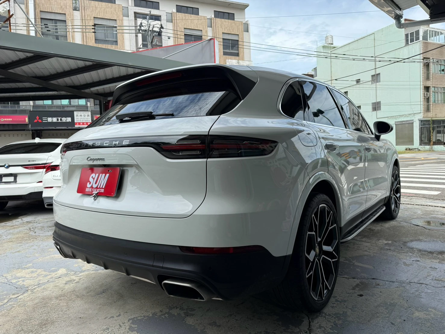 PORSCHE-Cayenne SUV