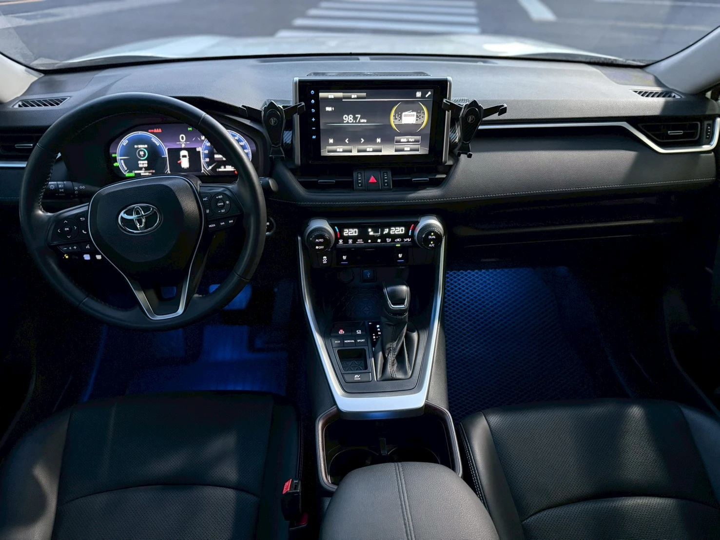 TOYOTA -RAV4