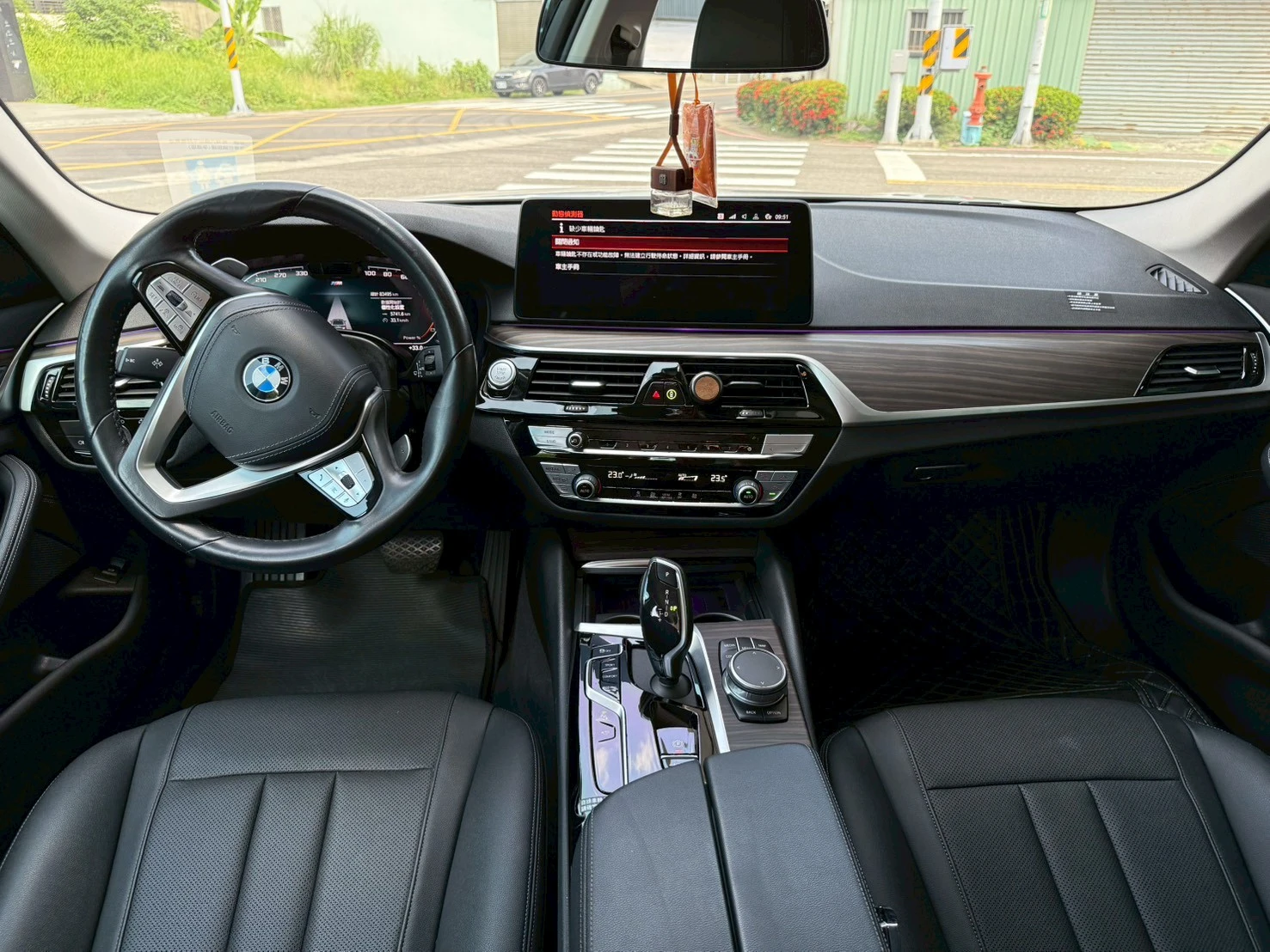 BMW -520i