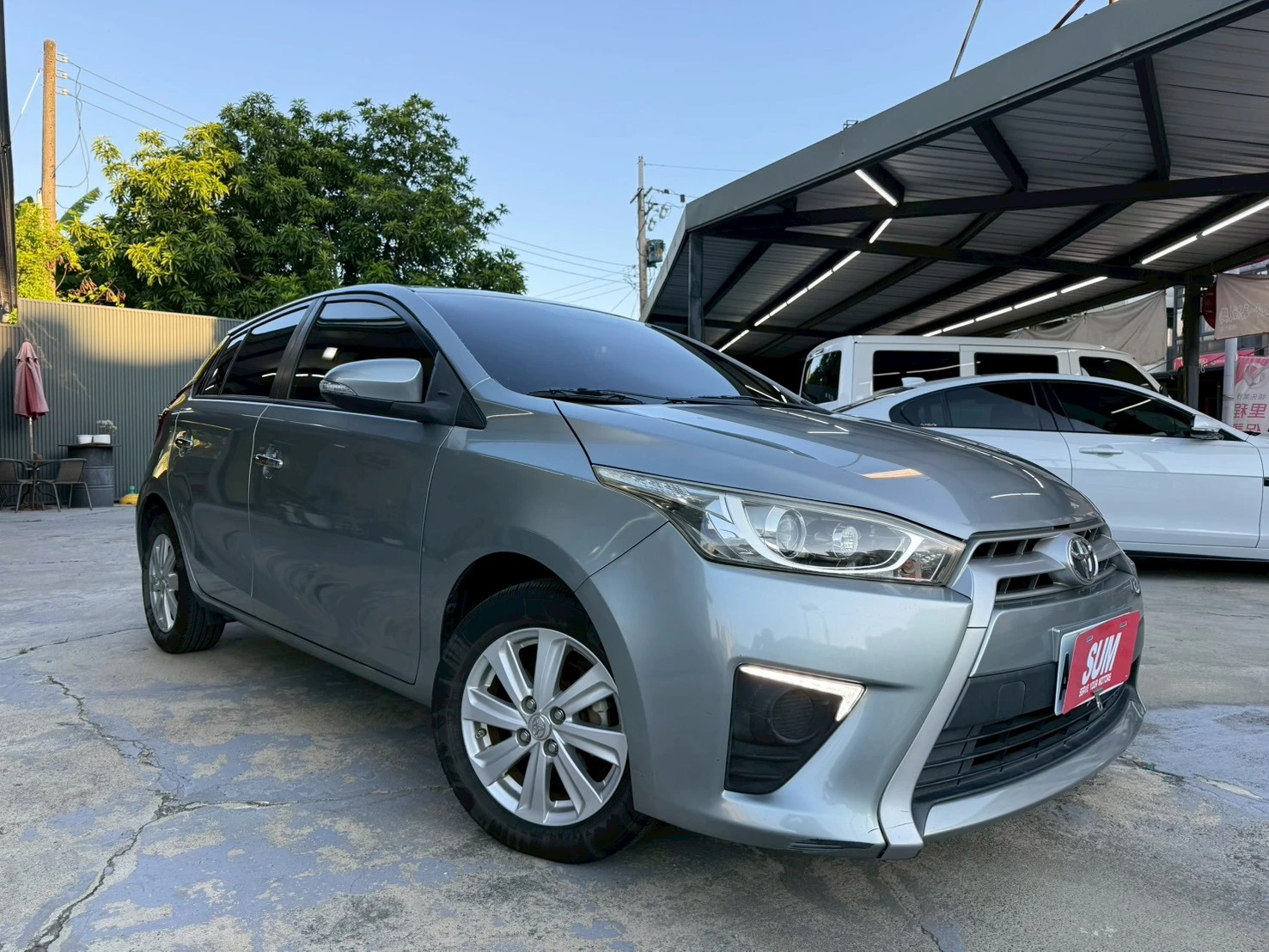 TOYOTA -YARIS