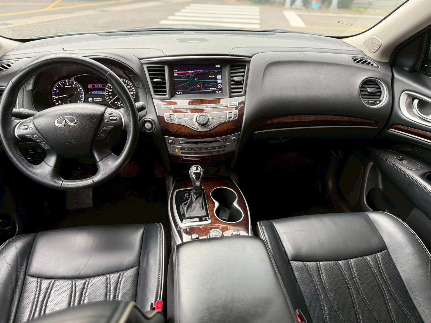 INFINTIT QX60 七人座