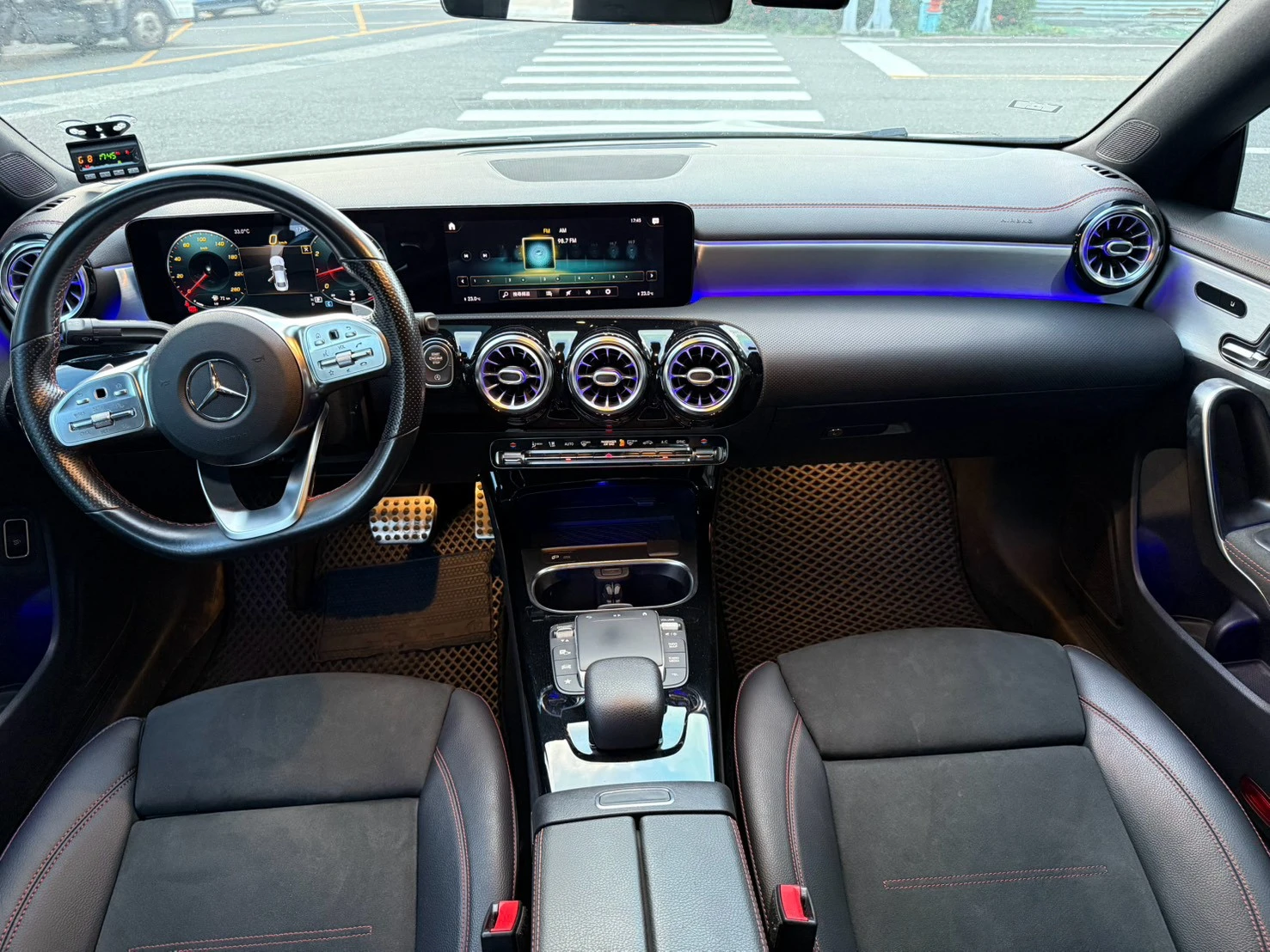 BENZ -CLA250