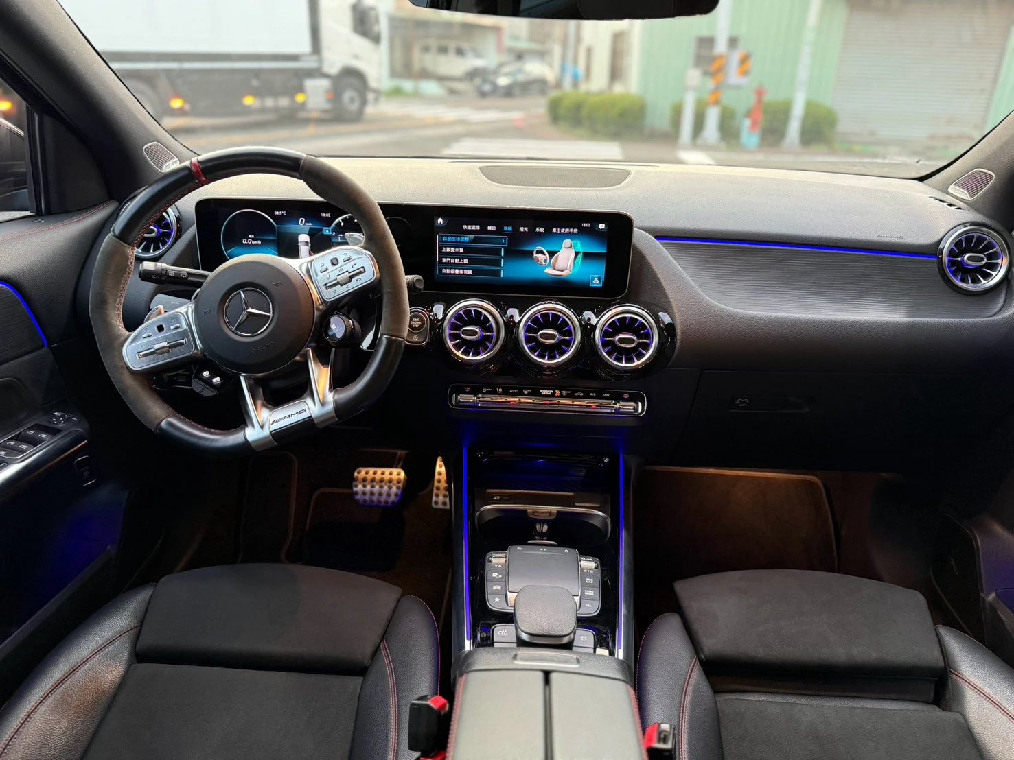 BENZ -GLA45 AMG