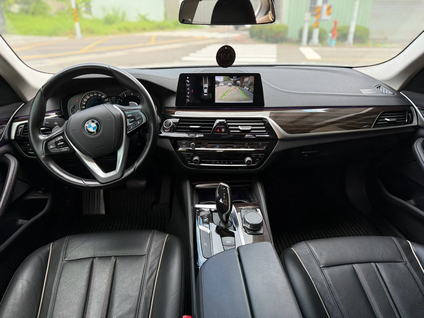 BMW -520i