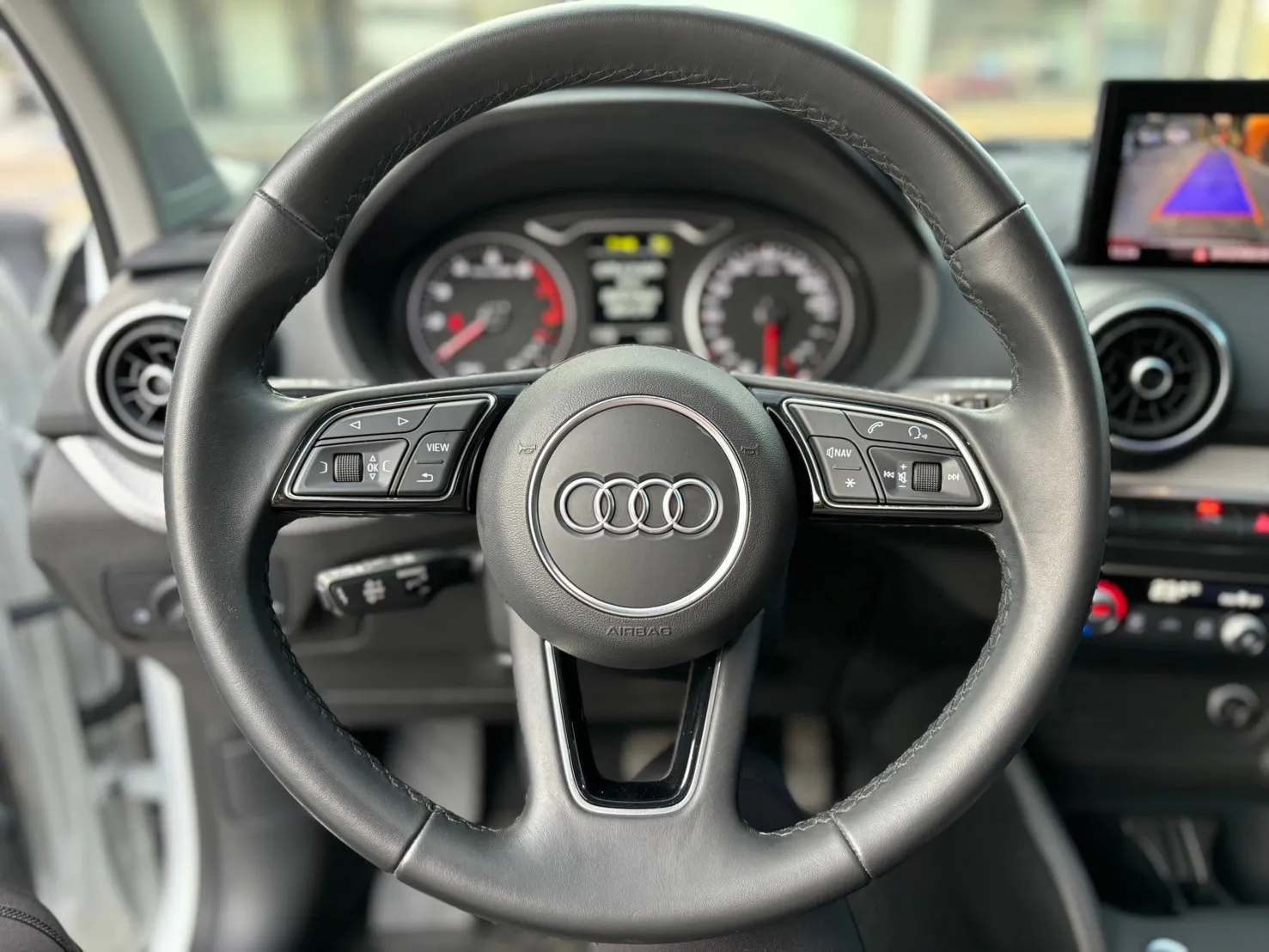 AUDI-Q2