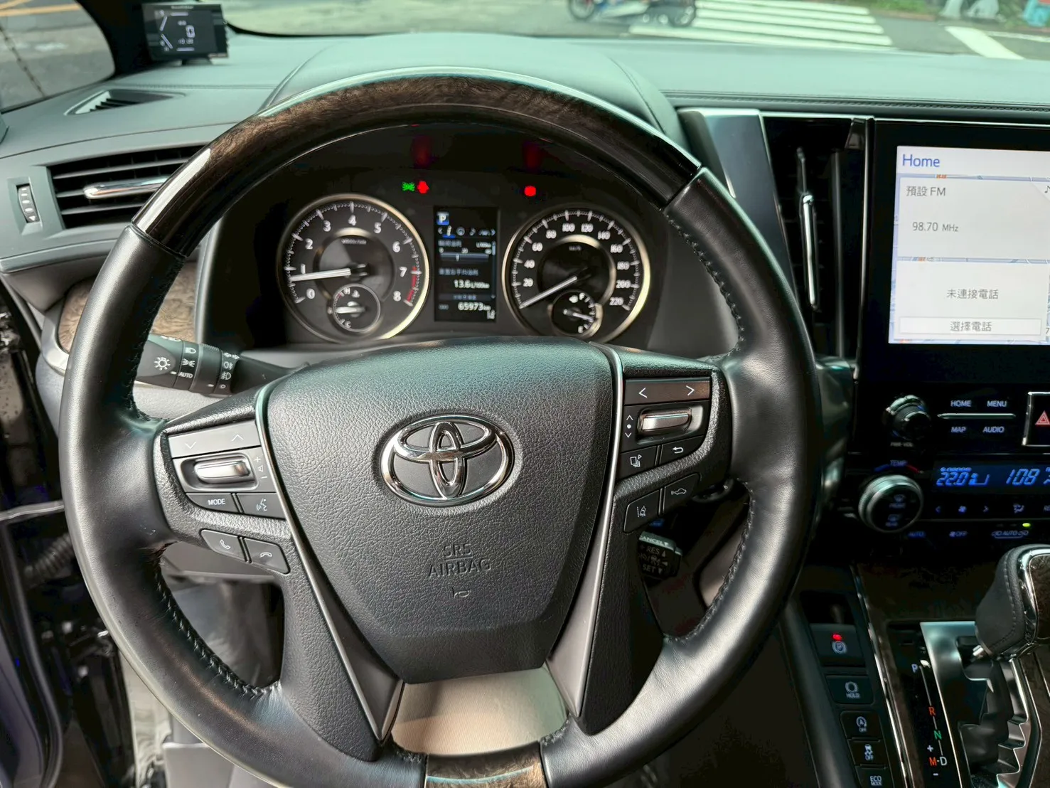 TOYOTA-Alphard