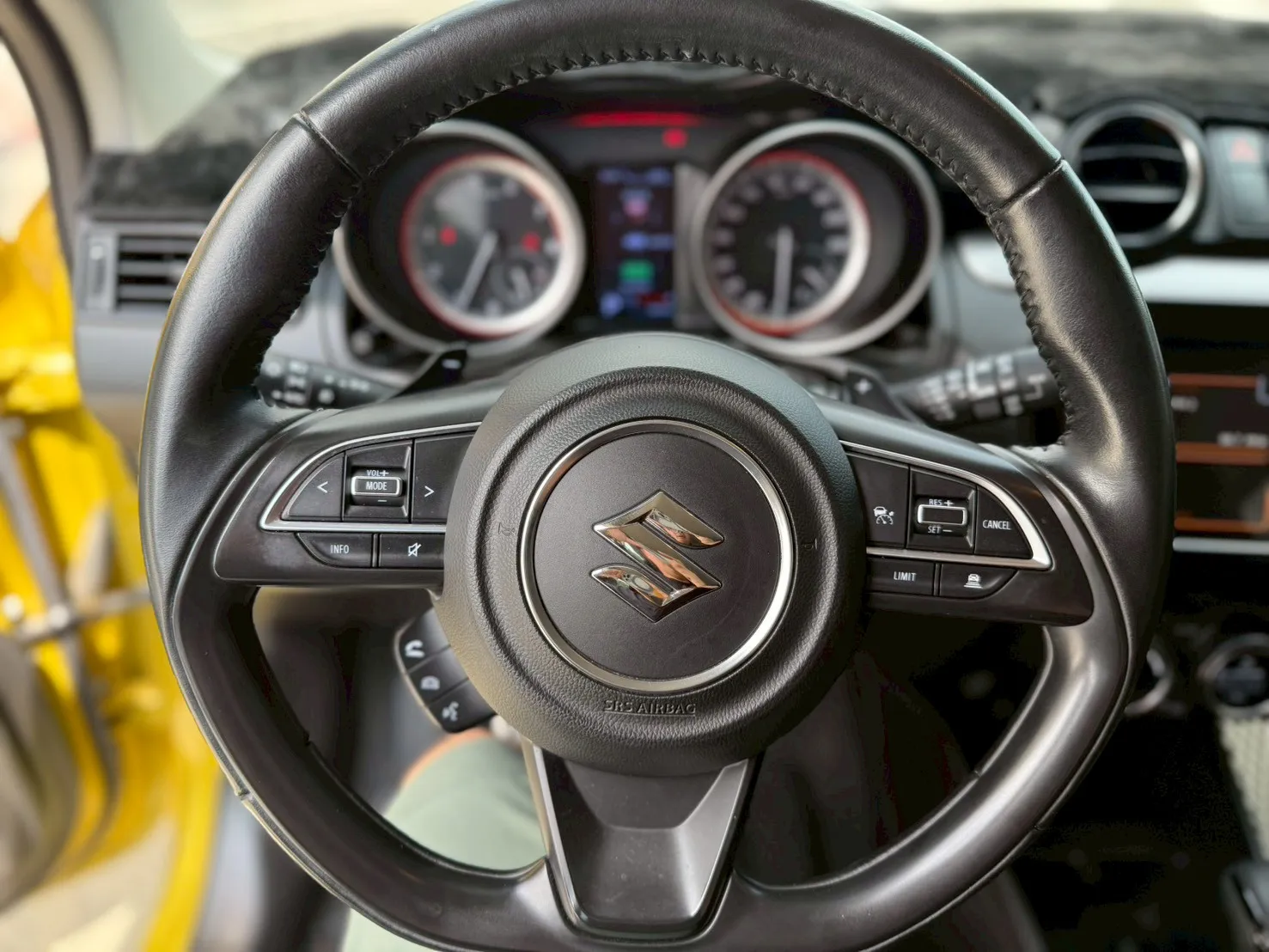 SUZUKI-SWIFT