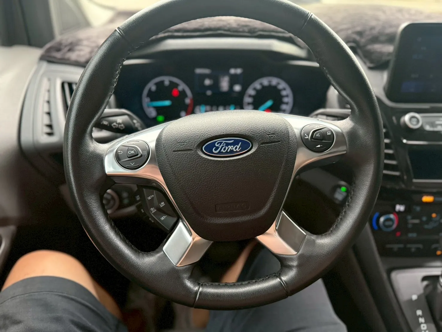 FORD-Tourneo Connect