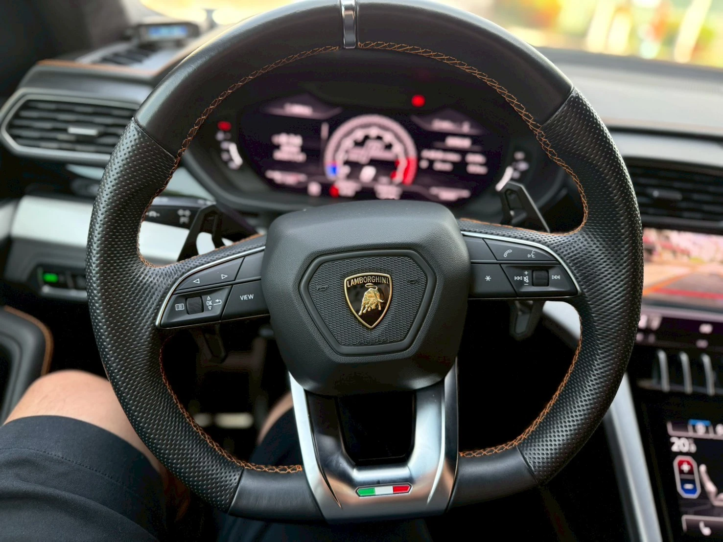 Lamborghini-Urus 4.0 V8