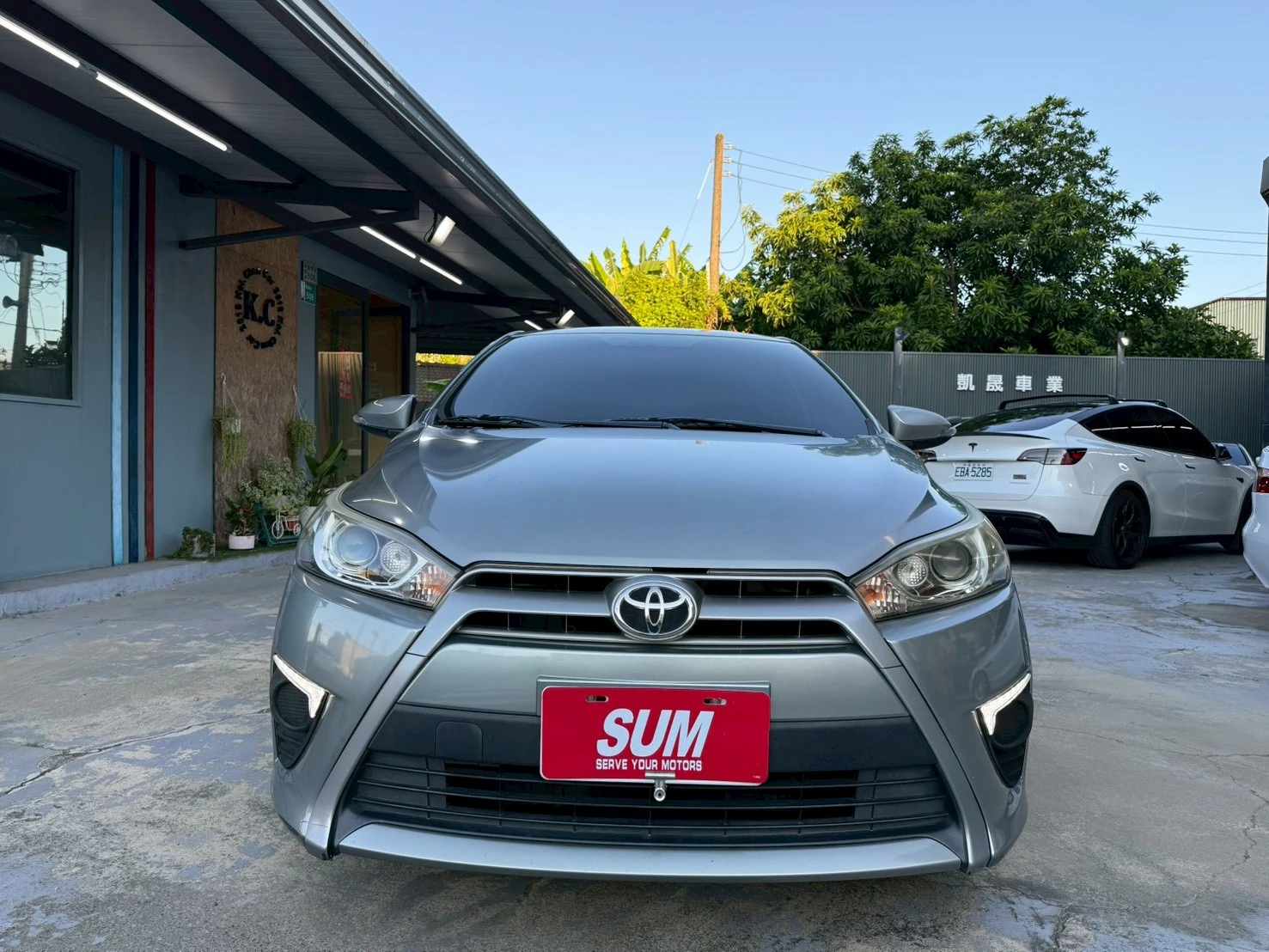 TOYOTA -YARIS