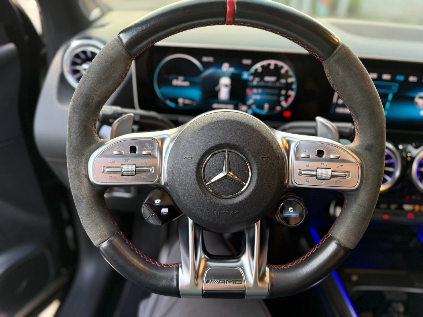 BENZ -GLA45 AMG