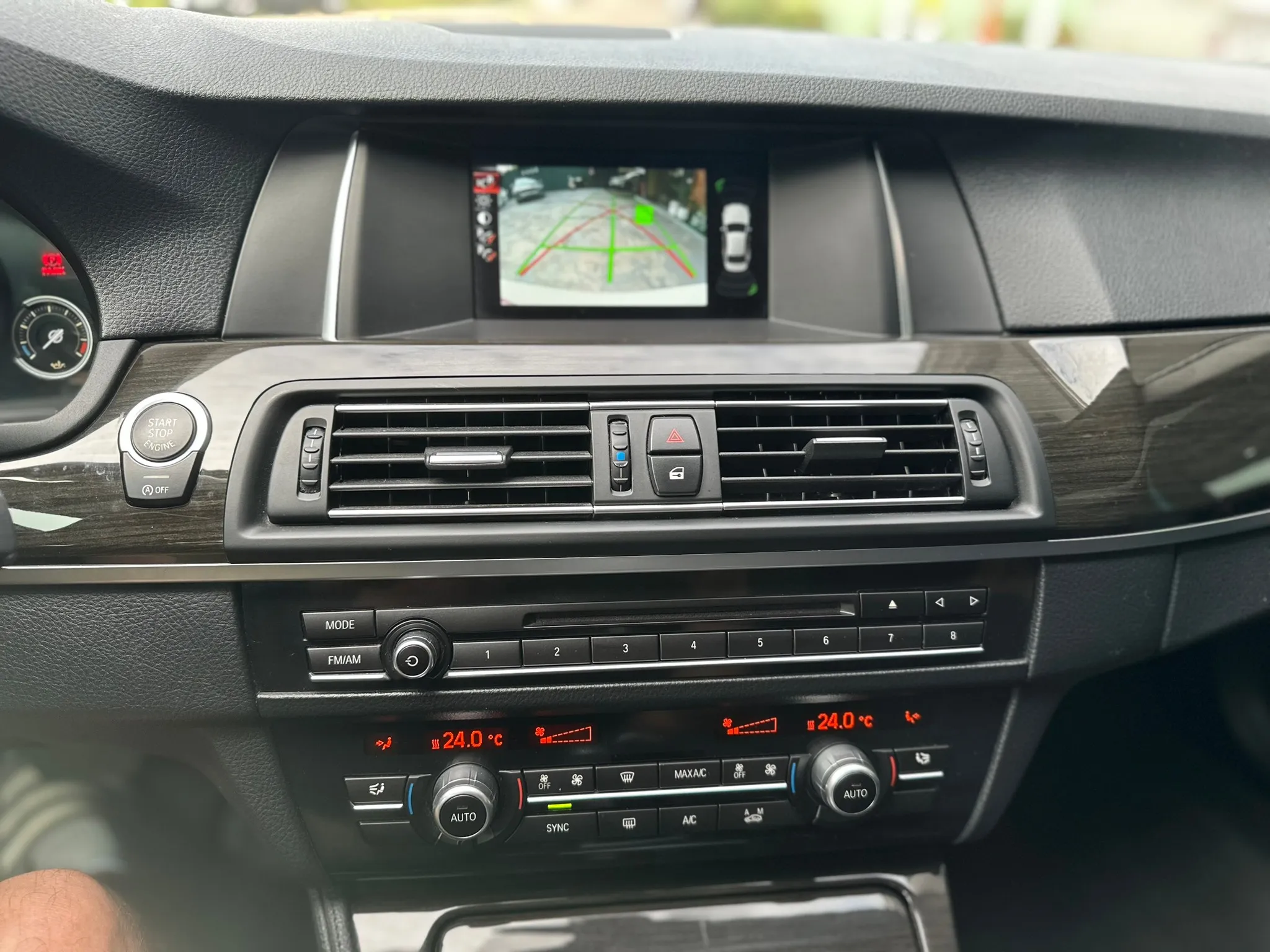 BMW-520I