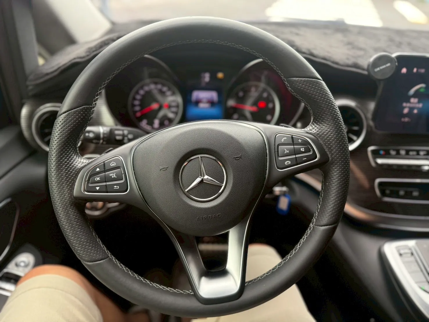 BENZ-V220D
