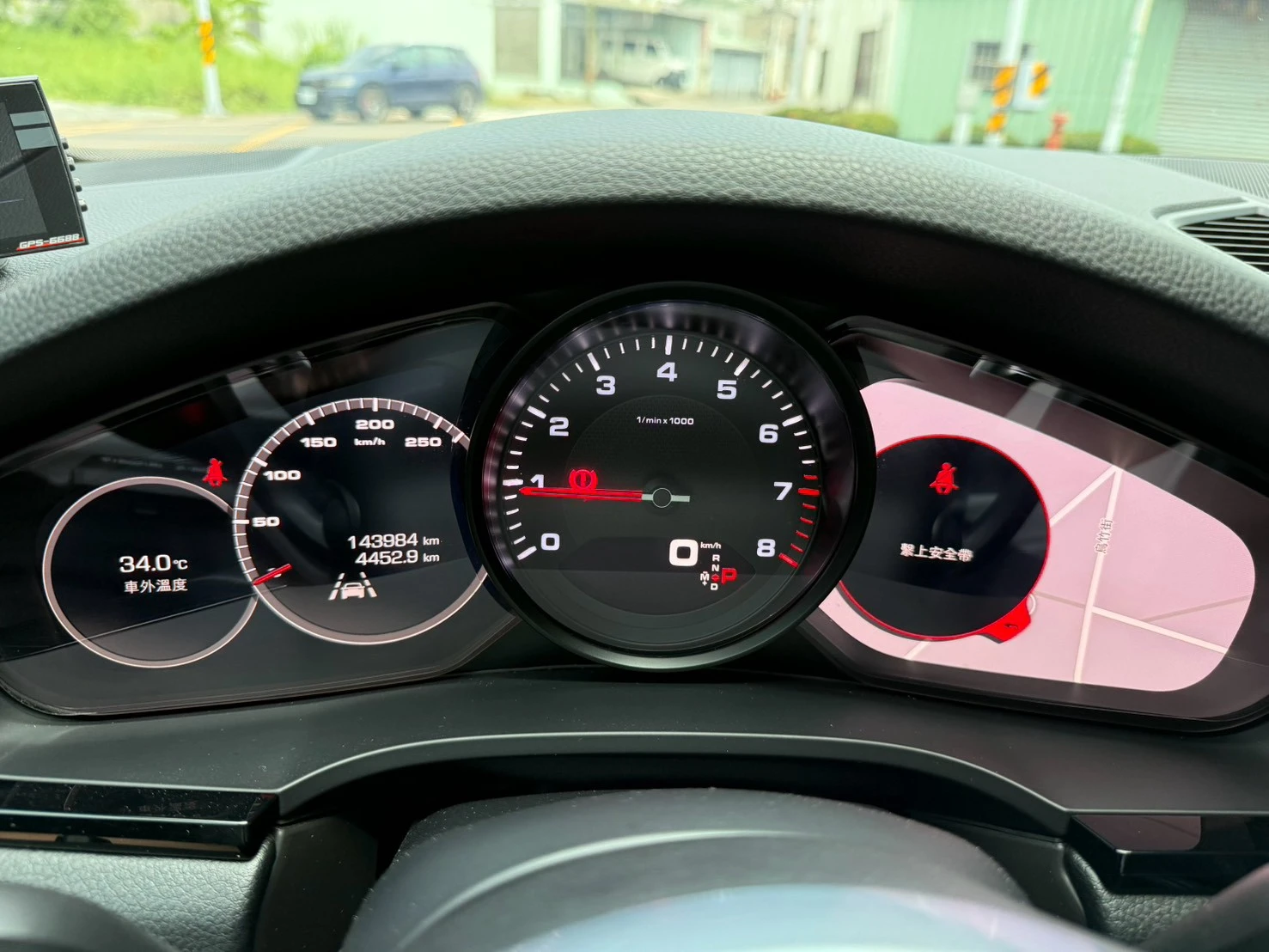 PORSCHE-Cayenne SUV