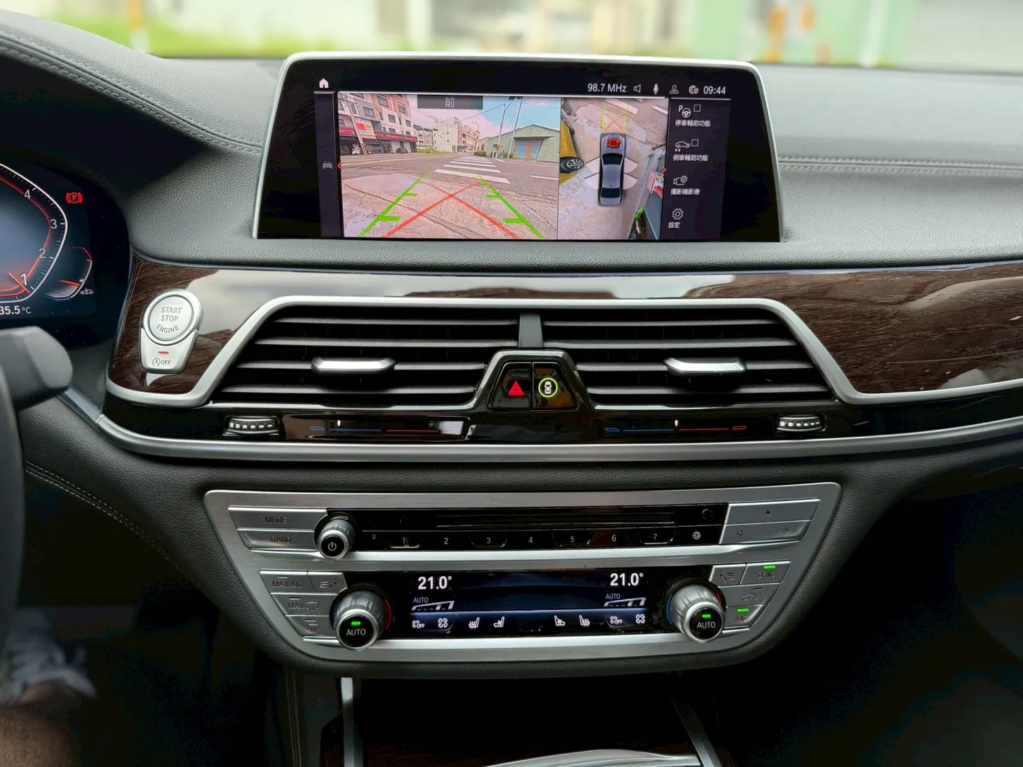 BMW-730I 