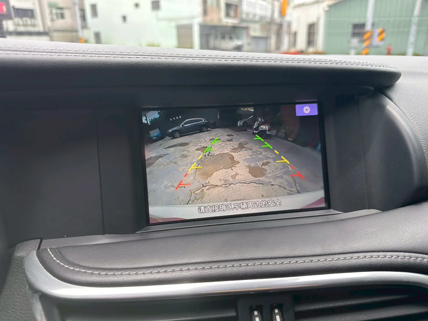INFINITI-Q30