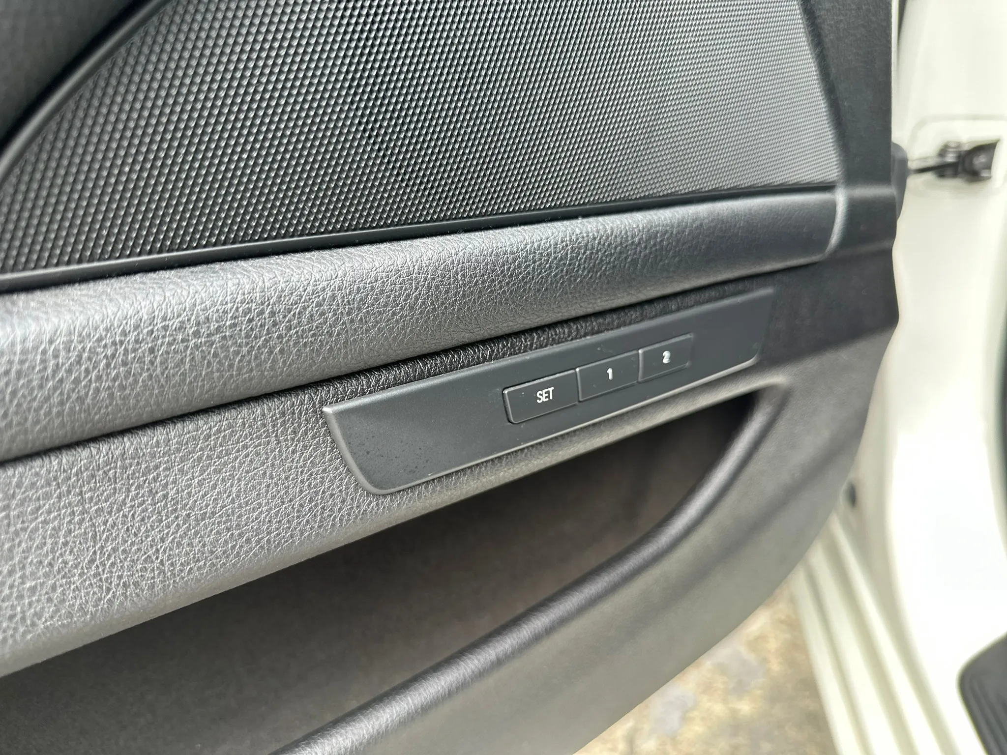 BMW-520I