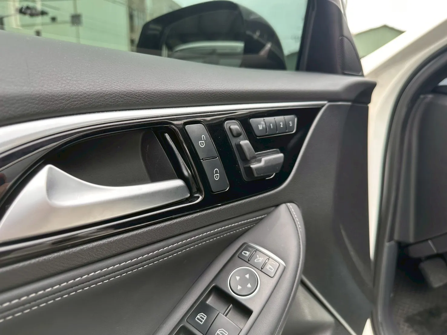 INFINITI-Q30