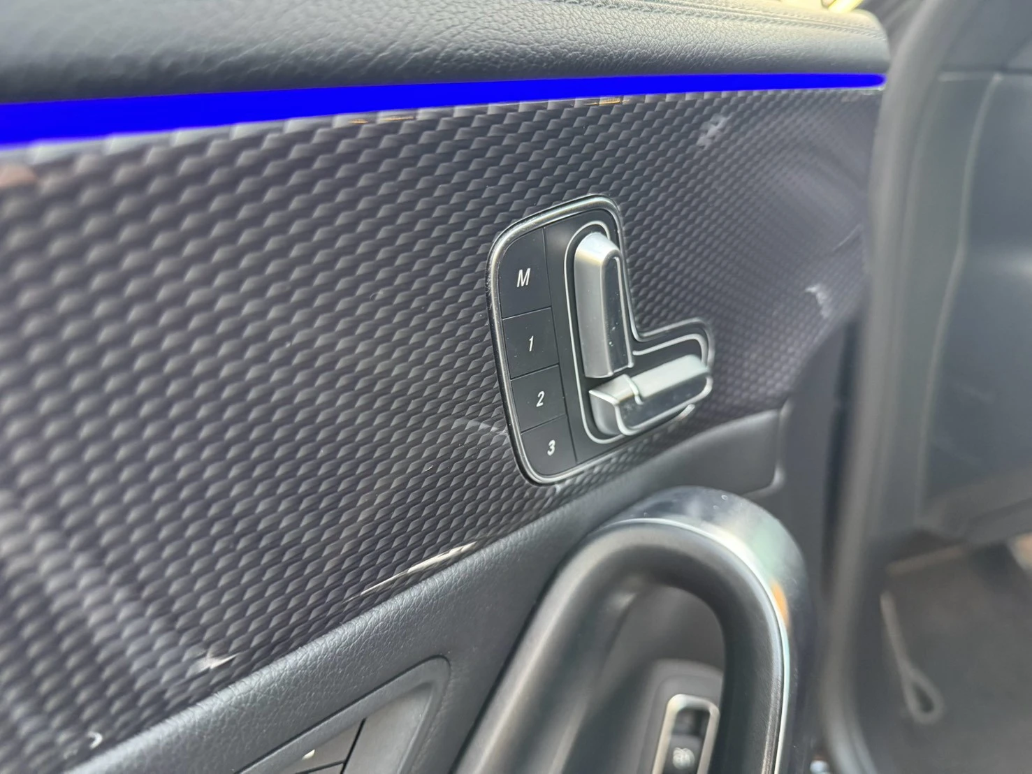 BENZ -CLA200