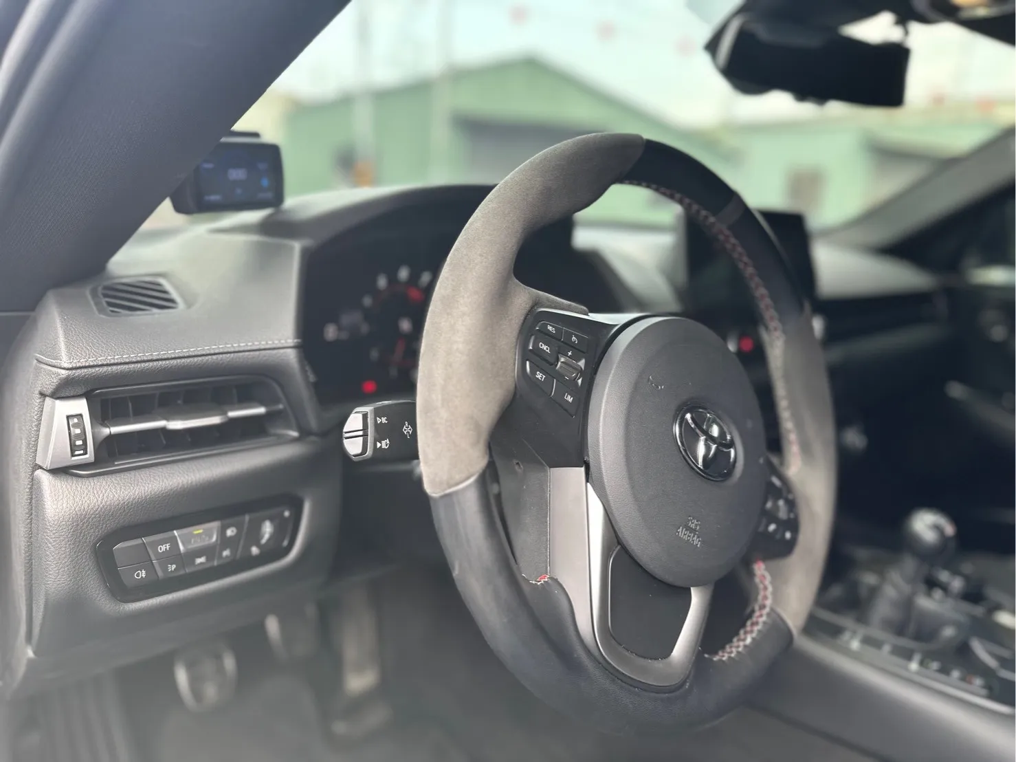 TOYOTA-Supra