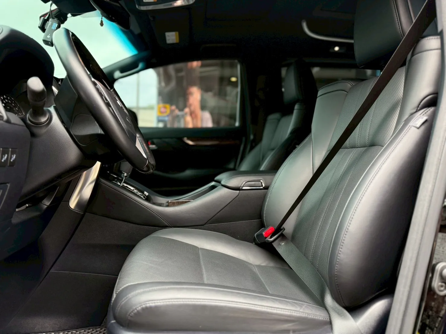 TOYOTA-Alphard