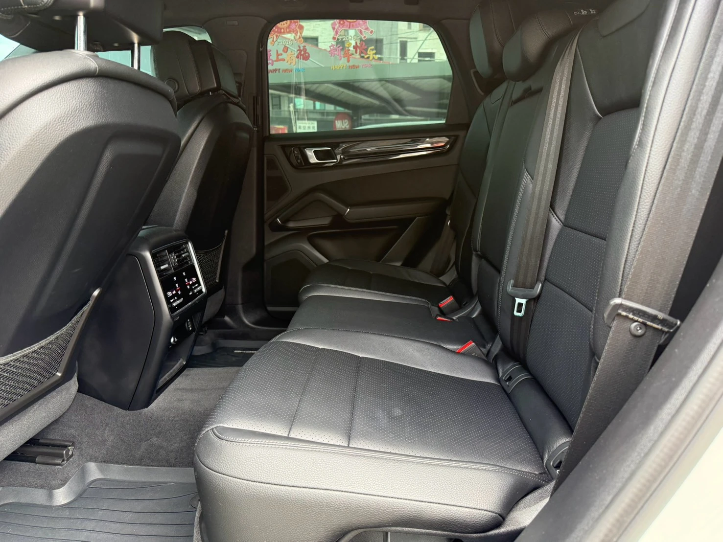 PORSCHE-Cayenne SUV