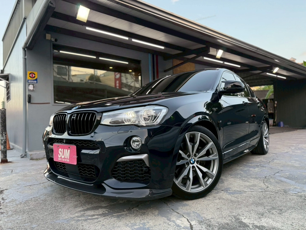 BMW- X4-M4